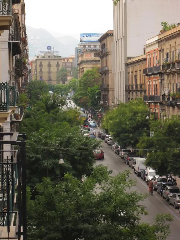 باليرمو Bed & Breakfast Amari 58