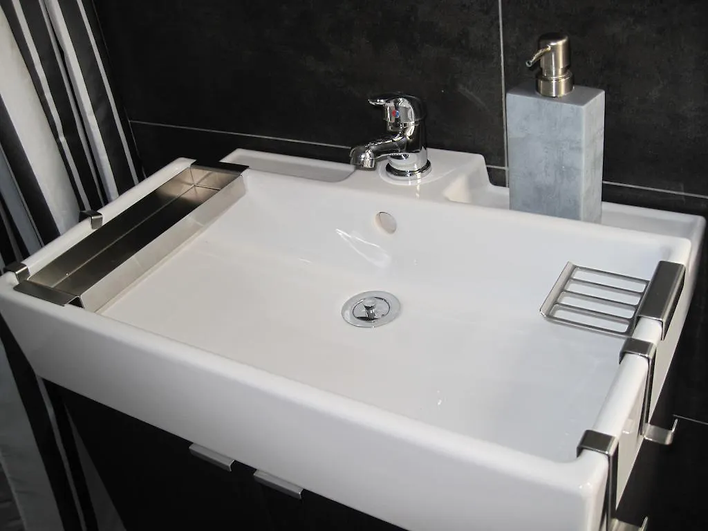 Bed & Breakfast Amari 58 Palermo 0*,  Italy